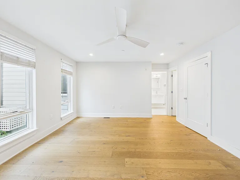 212 Bainbridge St #3 — Photo 15