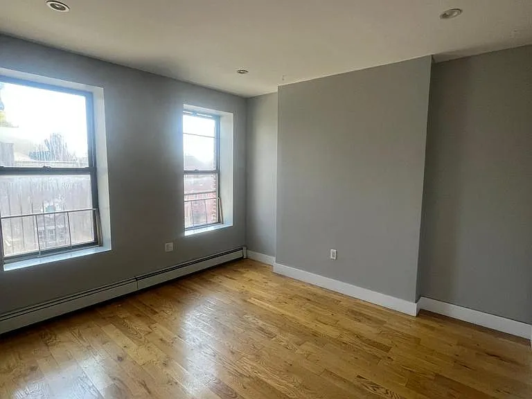 315 Alexander Ave #4F — Photo 7