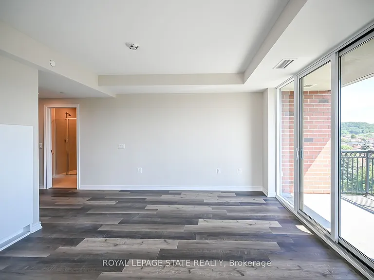 2750 King St E #512 — Photo 19