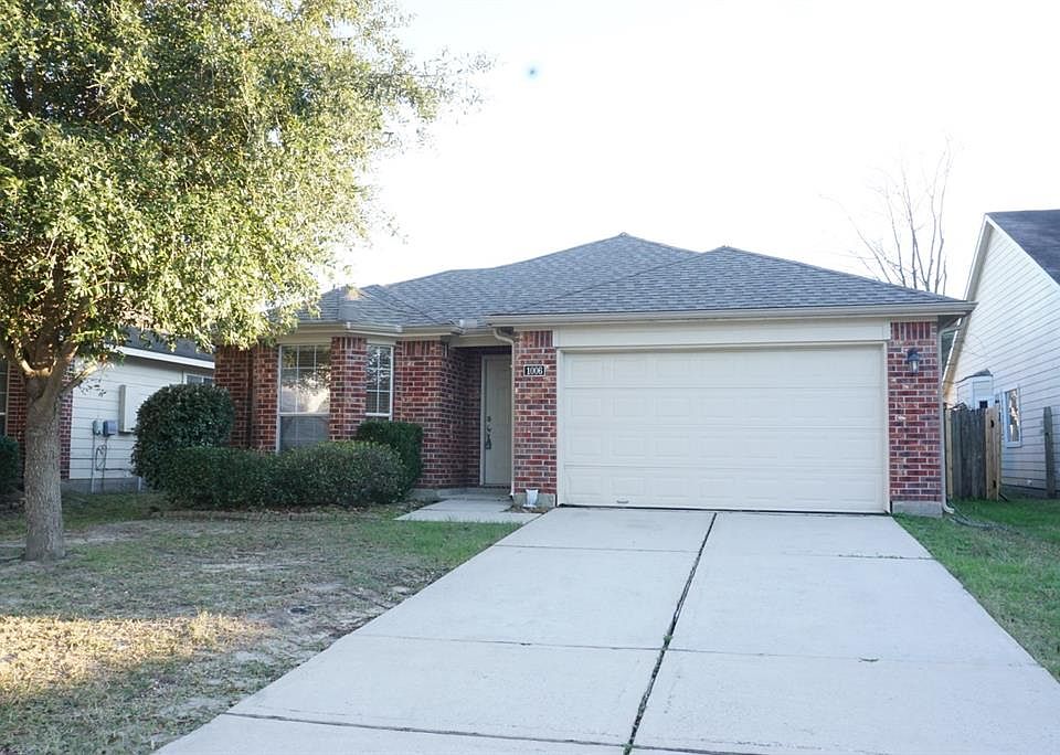 1st image of 1006 Lancaster Lake Dr