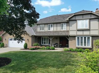 730 Valley Rd, Lake Forest, IL 60045