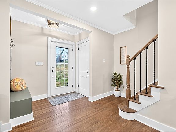 4th image of 9720 Bellcrest Rd