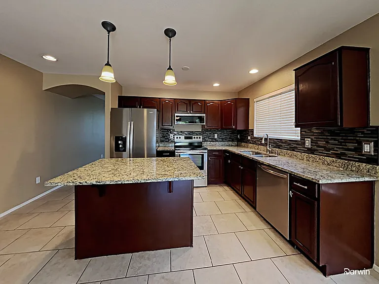15525 W Port Royale Ln — Photo 3
