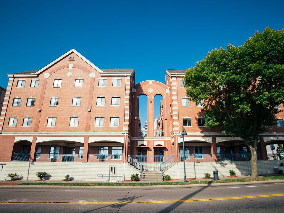 1st image of 325 E College St APT 1611