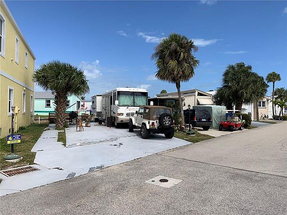3rd image of 1096 Nettles Blvd