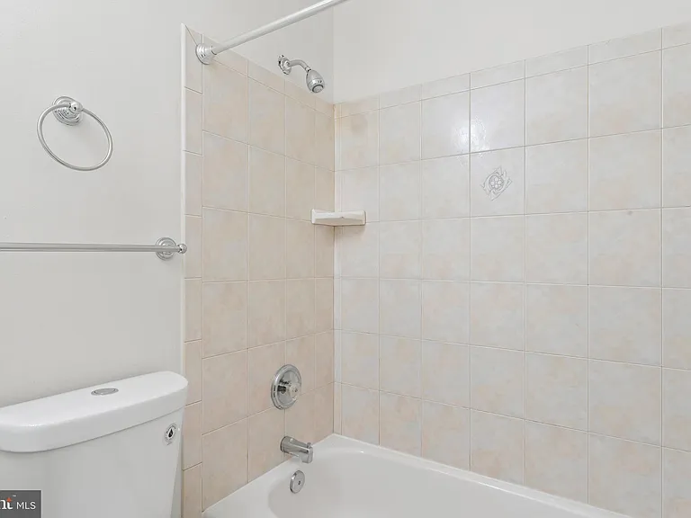 4502 Henderson Rd — Photo 21