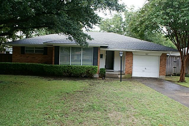 1st image of 607 Greenleaf Dr