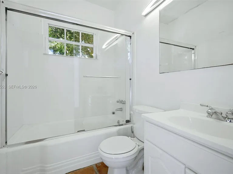 2300 S Miami Ave — Photo 32