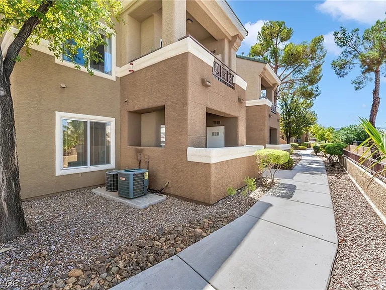 8070 W Russell Rd #1054 — Photo 2