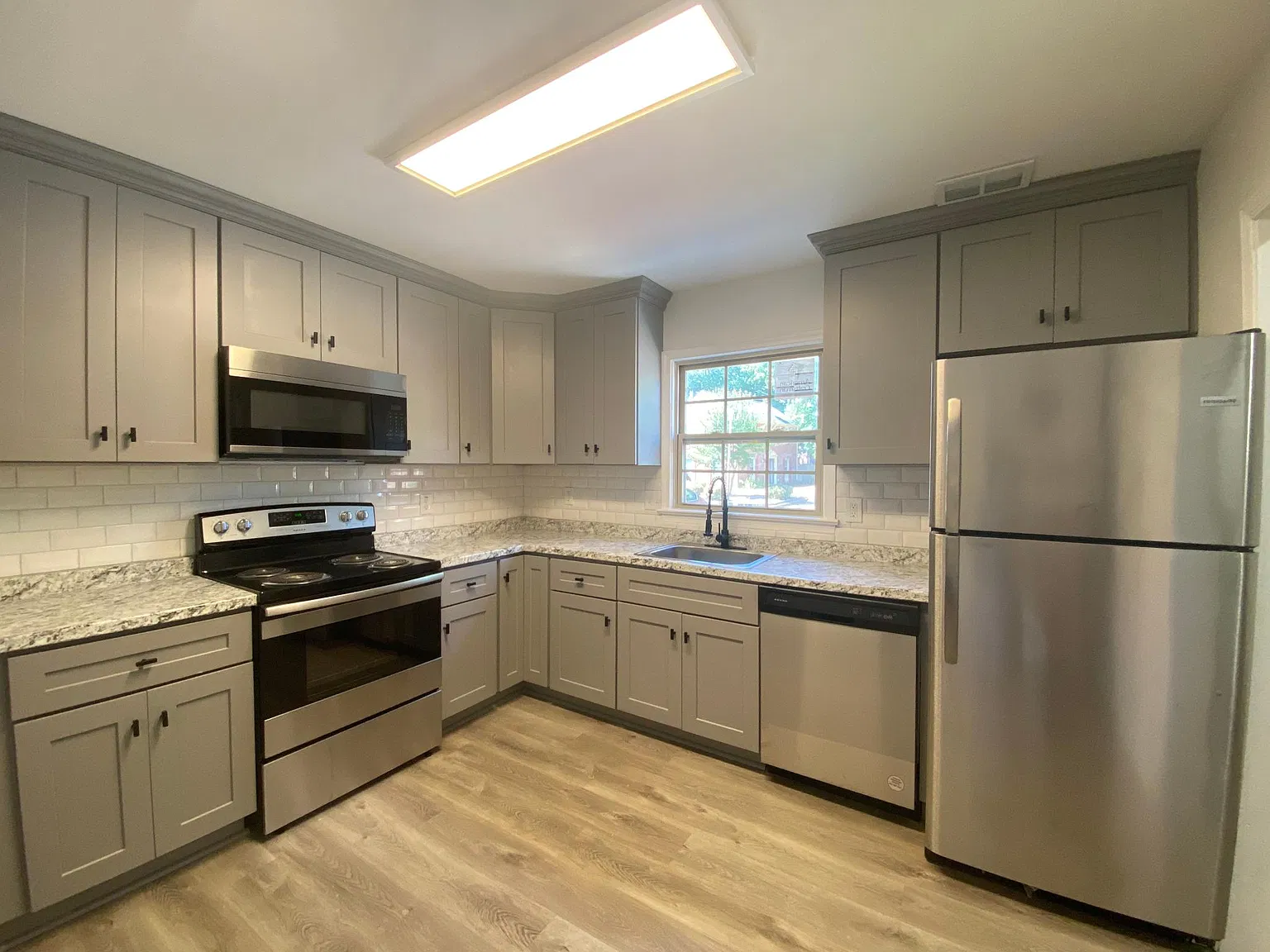 3 bed, 1360 sqft, $1,850 — Photo 3
