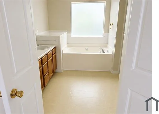 4182 Torbay Dr — Photo 19