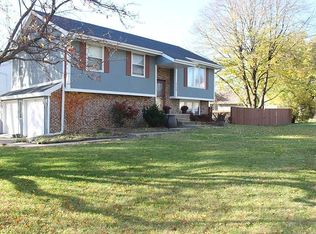 4208 90th St, Urbandale, IA 50322