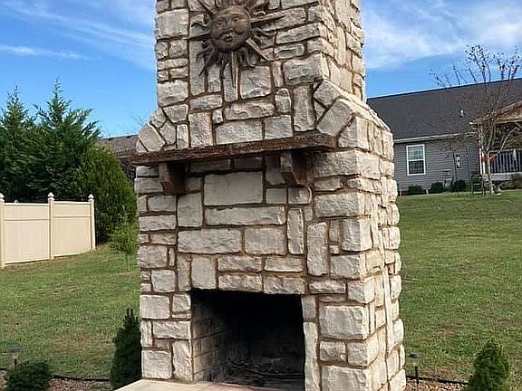 5th image of 520 Oak Mont Dr