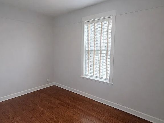 5th image of 4303 N Sawyer Ave APT 1R