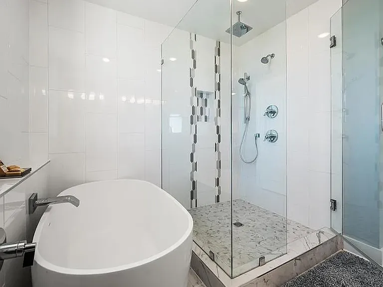 15 Avalon St #704 — Photo 41
