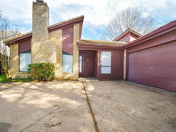 2nd image of 8014 Bayou Forest Dr