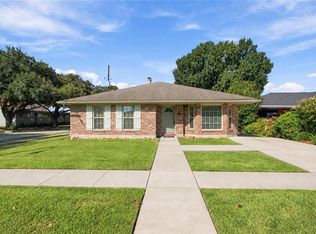 3800 Napoli Dr, Metairie, LA 70002