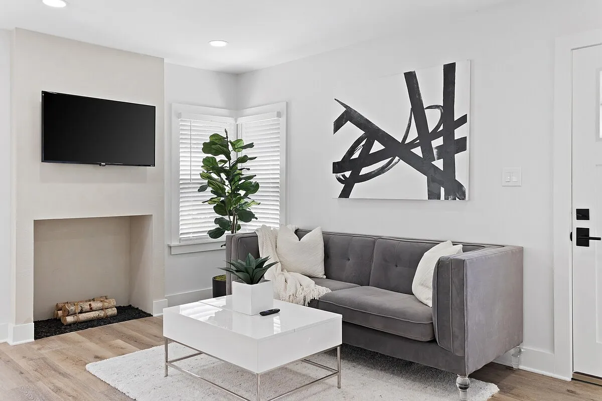 2 bed, $3,420 — Photo 2
