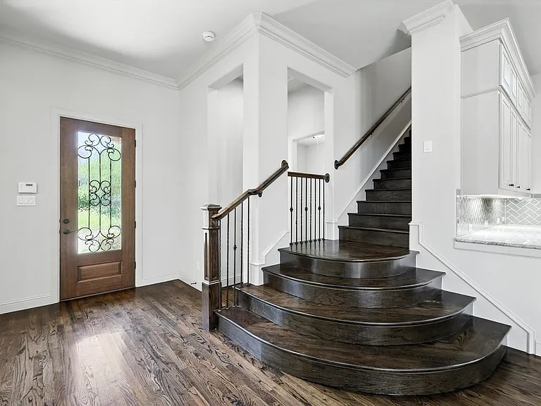 1621 Le Mans Ln — Photo 3