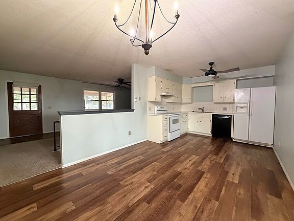 5th image of 524 Meadowbrook Ct