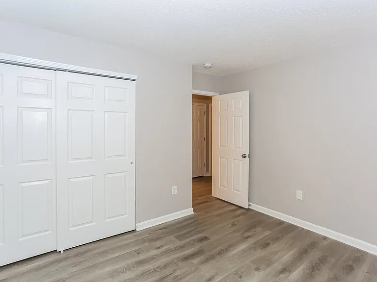 13515 Glasgow Green Ln — Photo 11
