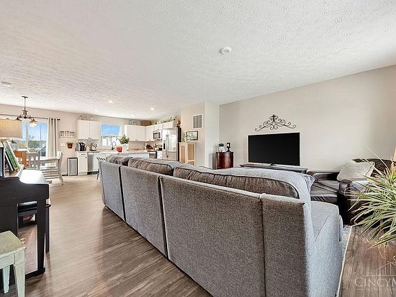 5th image of 1465 Deters Dr