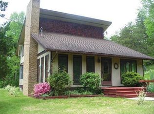 2846 3rd Run Rd, Glenville, WV 26351