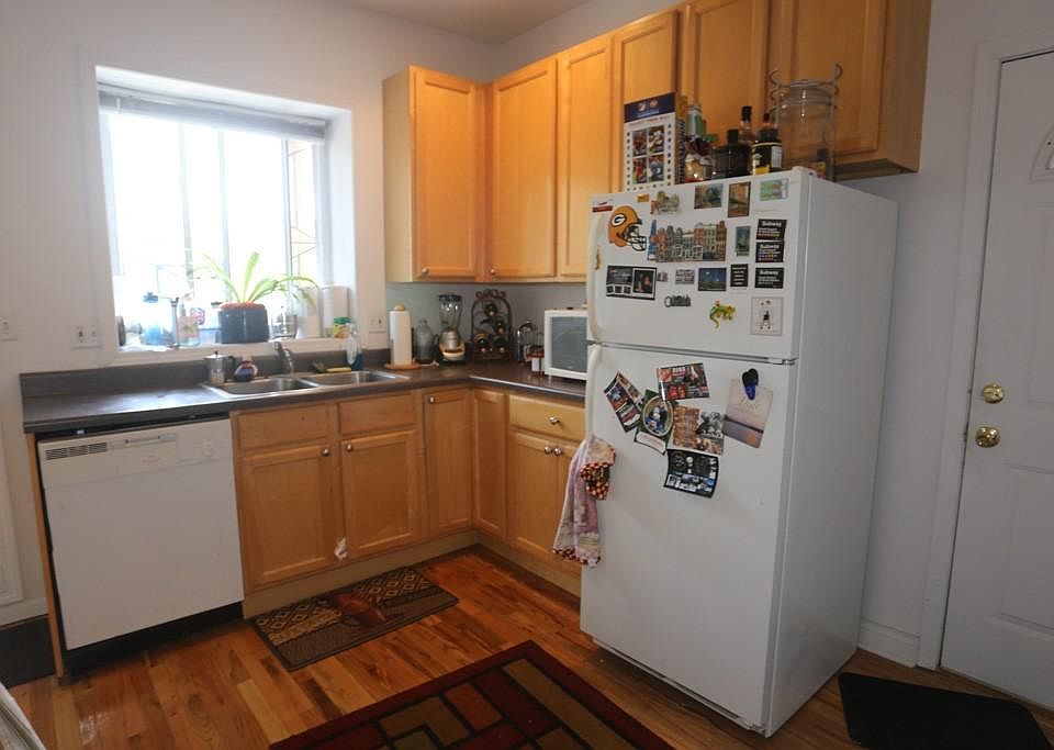 1st image of 1515 W Cornelia Ave #Ig2f