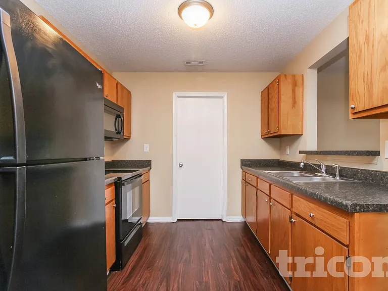 10549 Kensil St — Photo 5
