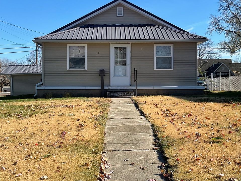 515 Decatur St, Barry, IL 62312 | MLS #11224191 | Zillow