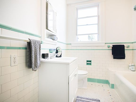 5th image of 1935 Franklin St APT 601