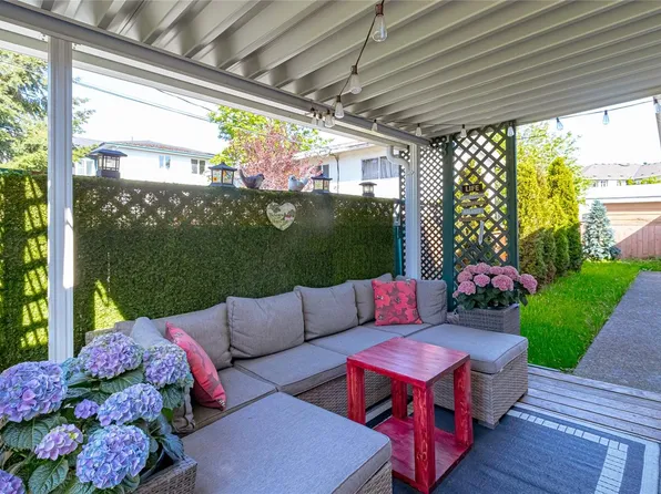 749 Marchmont Rd, Duncan, BC V9L 2L9