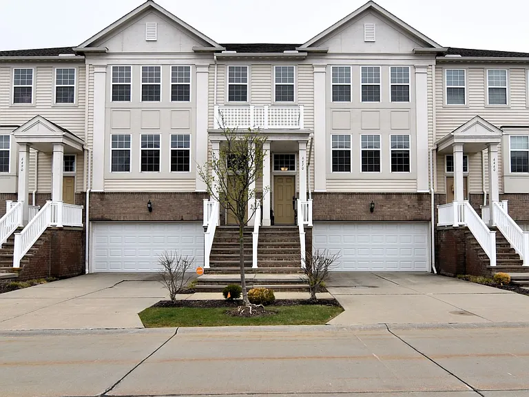 6470 Park Pointe Ct — Photo 2