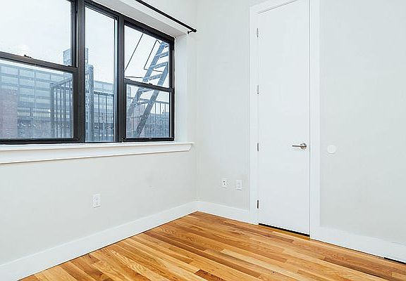 3rd image of 164 Throop Ave APT 3F