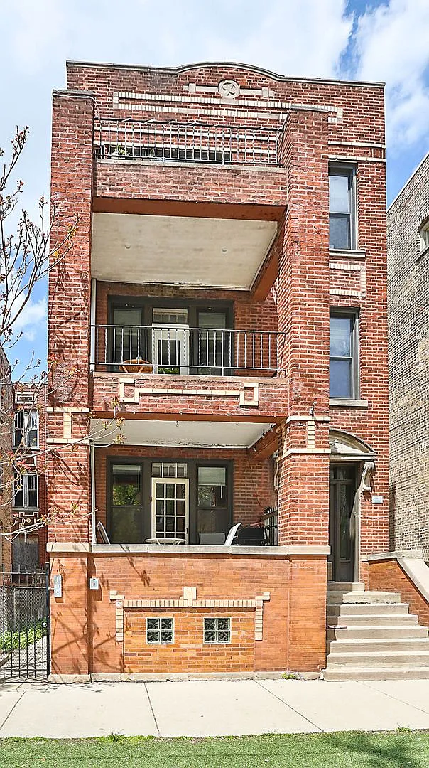 Building Photo - 2638 W Iowa St #1F