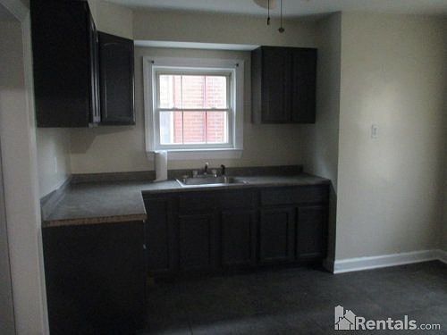 5th image of 13973 Rosemont Ave