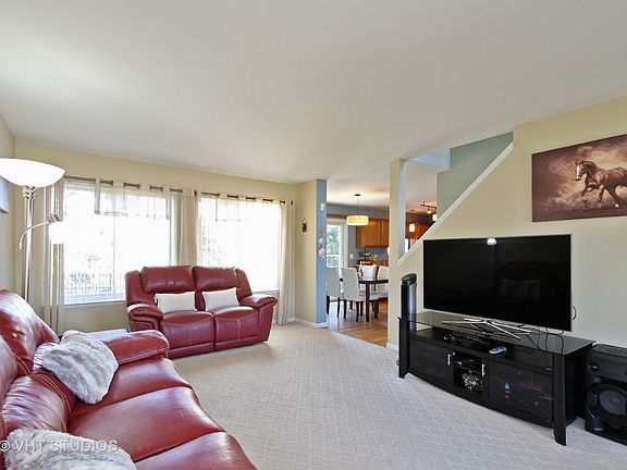 4th image of 536 Charlton Ct