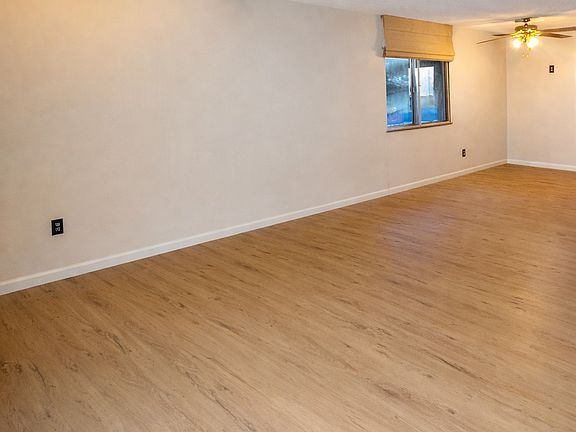 3rd image of 1120 Margaret Ave