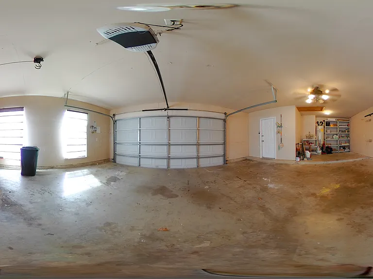 Garage Panoramic View - bonus work space