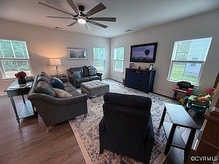 4th image of 6942 Ipswich Dr