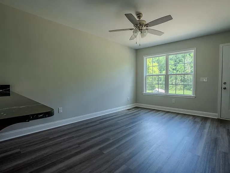 139 Harrison Ln SE — Photo 11