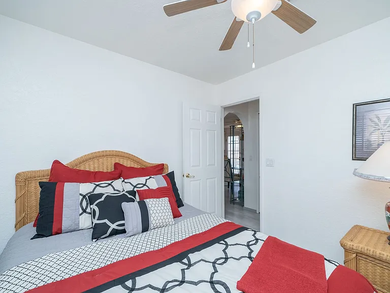 3910 Coral Reef Dr — Photo 9
