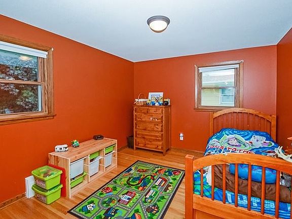 5th image of 1615 Deerwood Dr