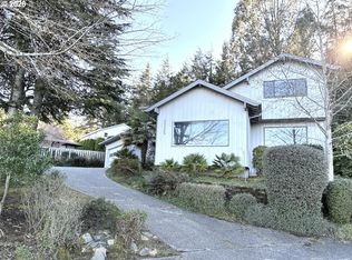2225 Maine Ct, North Bend, OR 97459