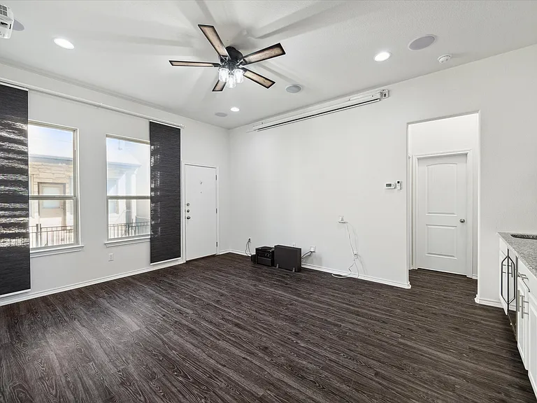 2105 Town Centre Dr #59 — Photo 2