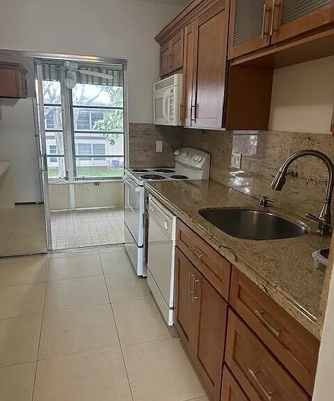 7605 NW 5th Ct #204 — Photo 4