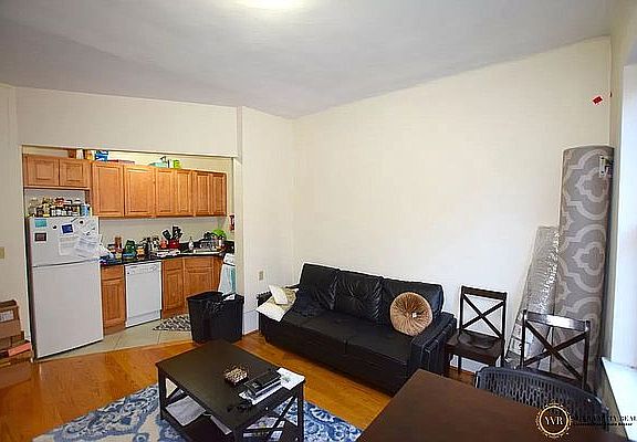 2nd image of 190 Claremont Ave APT 3
