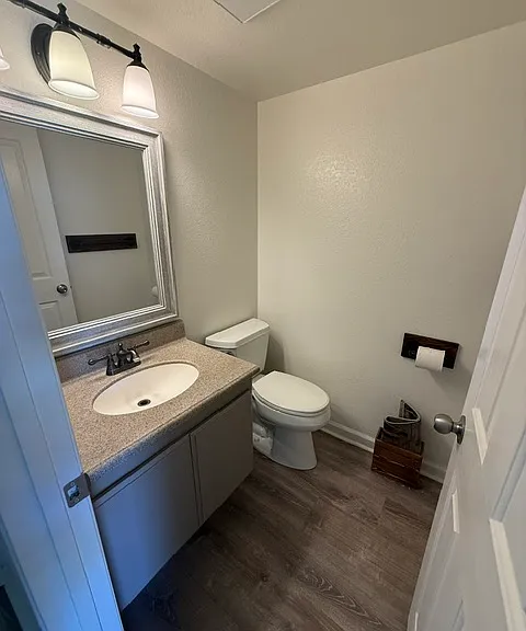 725 McKenzie Ct — Photo 11