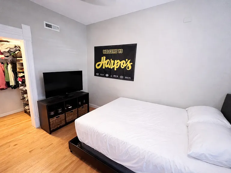 2129 N Southport Ave #2R — Photo 4
