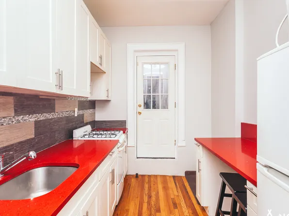 25 Kingsland Avenue image 1 of 7